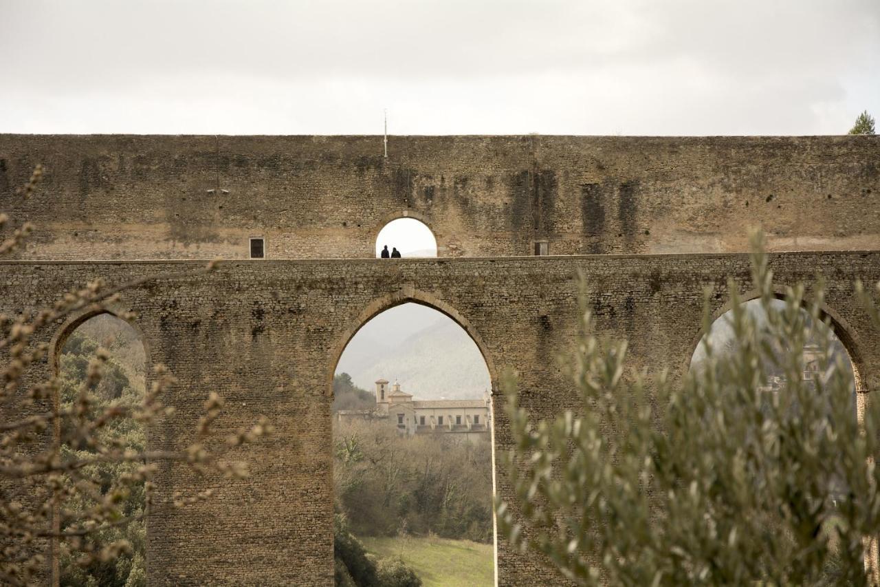 דירות Palazzo Lauri ספולטו מראה חיצוני תמונה